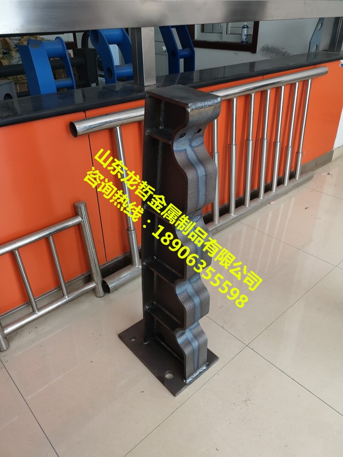 防撞護欄，防撞立柱